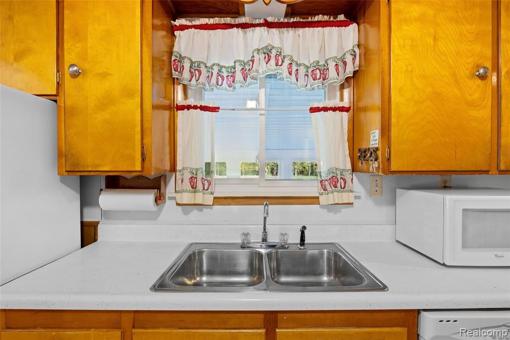 6135 Whittaker Road, Ypsilanti, MI 48197 — Photo 17