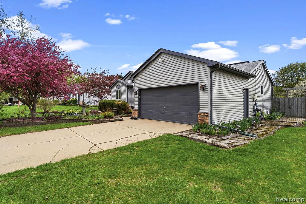 4713 Desert Bridge Court, Highland, MI 48356 — Photo 7