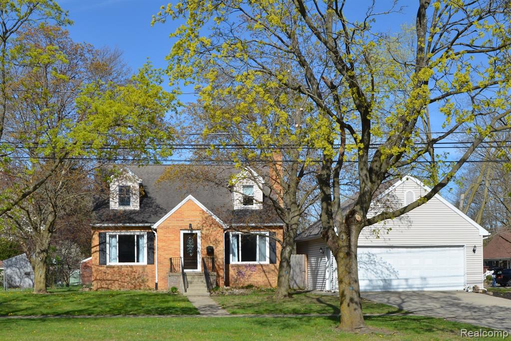 411 N McKinley Road, Flushing, MI 48433 — Photo 2