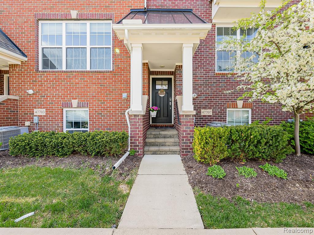 47707 Alden Terrace N, Northville, MI — Photo 35