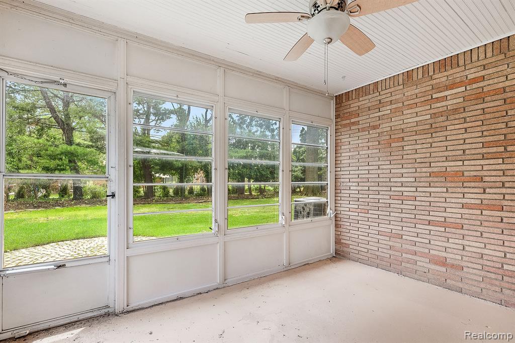 600 WOODCREST Drive, Dearborn, MI 48124 — Photo 23