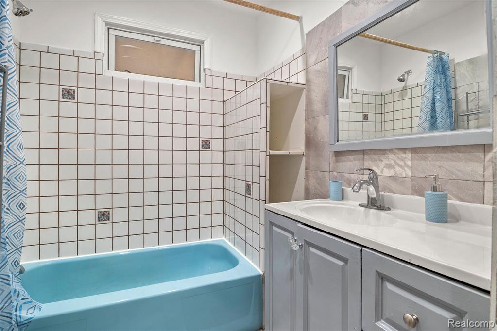 6500 N VERNON Street, Dearborn Heights, MI 48127 — Photo 17