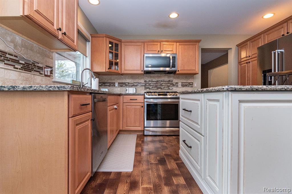 552 CROWN RIDGE Court, White Lake, MI — Photo 25