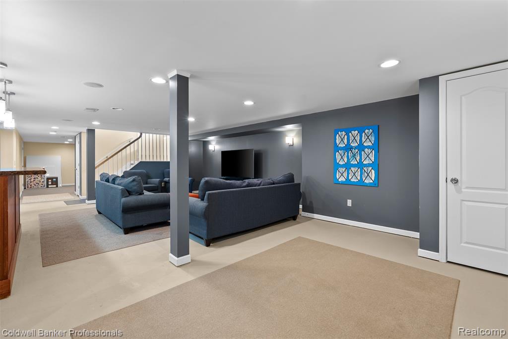 46985 Glastonbury Drive, Canton, MI 48188 — Photo 46