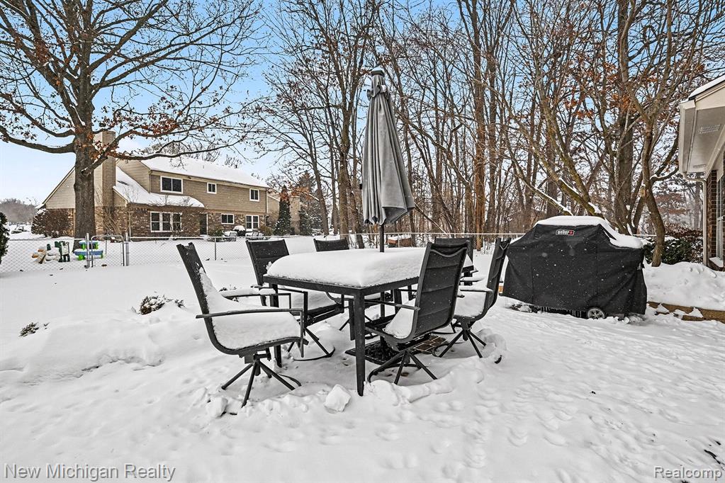 6612 Ashley Court, Waterford, MI 48327 — Photo 32