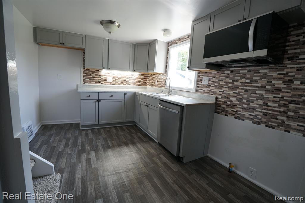 66 STONER Street, River Rouge, MI 48218 — Photo 8