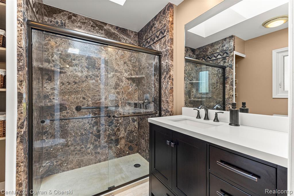 9377 Lamont Street, Livonia, MI 48150 — Photo 31