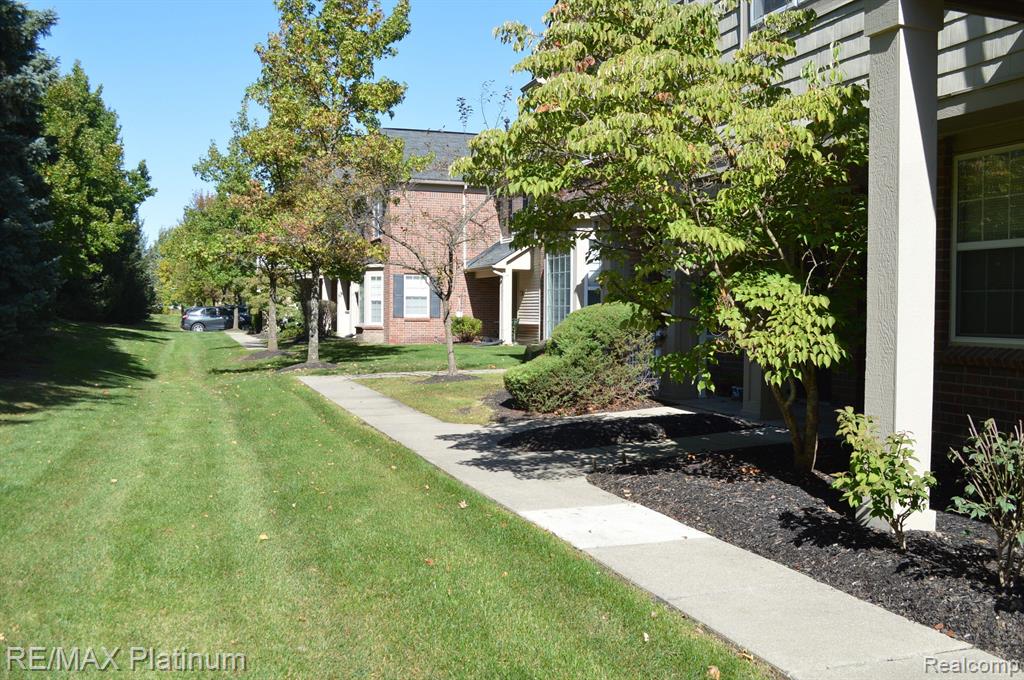 4014 ELIZABETH Avenue, Canton, MI 48188 — Photo 2