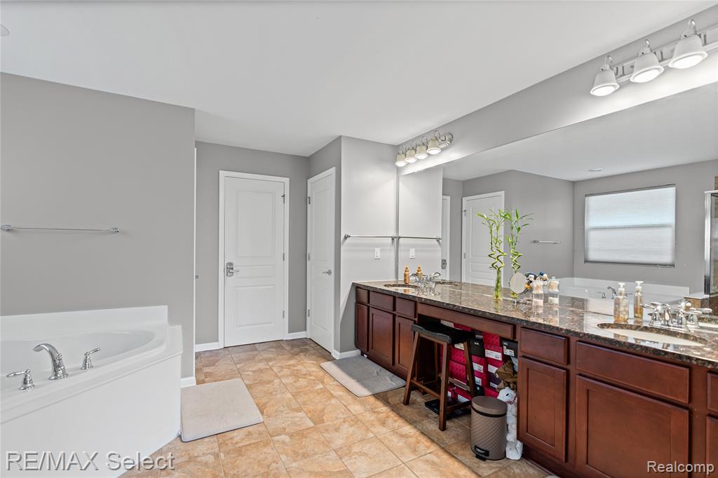 6363 Amber Lane, Grand Blanc, MI 48439 — Photo 39