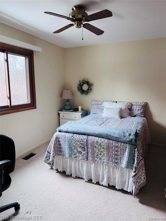 588 Oakbrook Circle, Flushing, MI 48433 — Photo 6