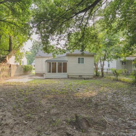 18557 Kenosha Street, Harper Woods, MI 48225 — Photo 8