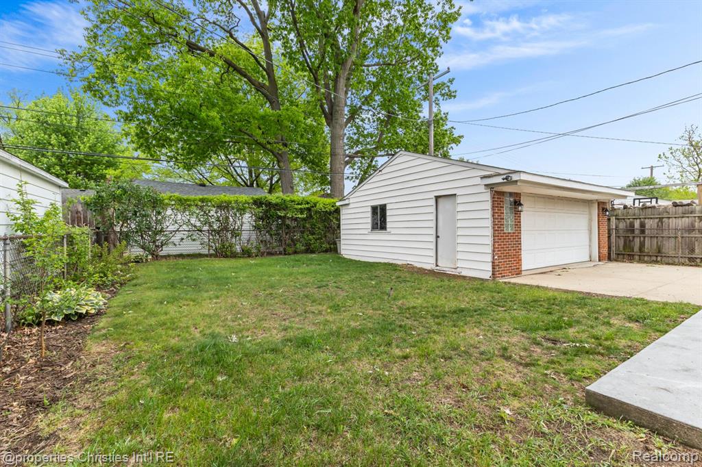 309 Sonia Avenue, Madison Heights, MI 48071 — Photo 29