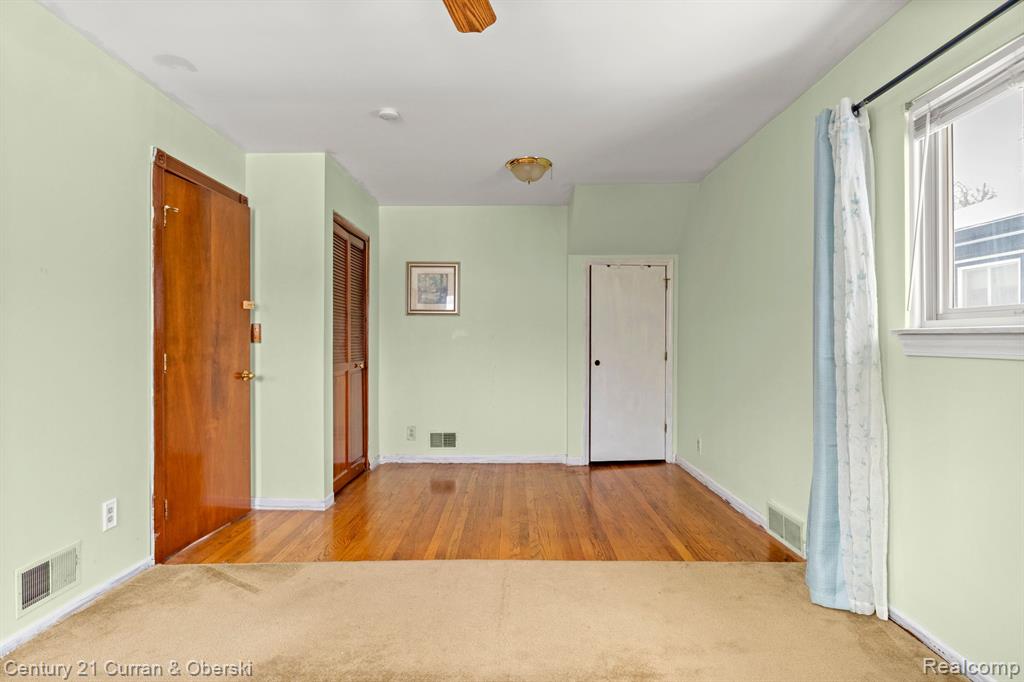 8054 ROBINDALE Avenue, Dearborn Heights, MI 48127 — Photo 16