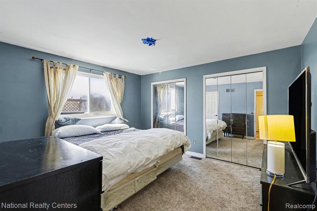 2510 Wenona Drive, Wixom, MI 48393 — Photo 8