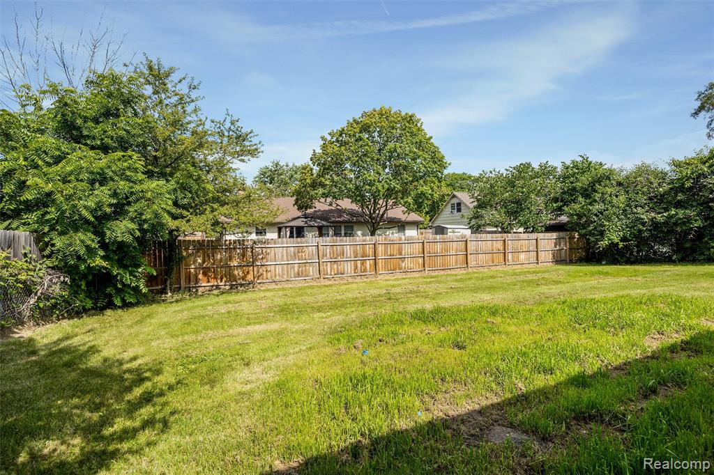4942 Butler Drive, Troy, MI 48085 — Photo 29