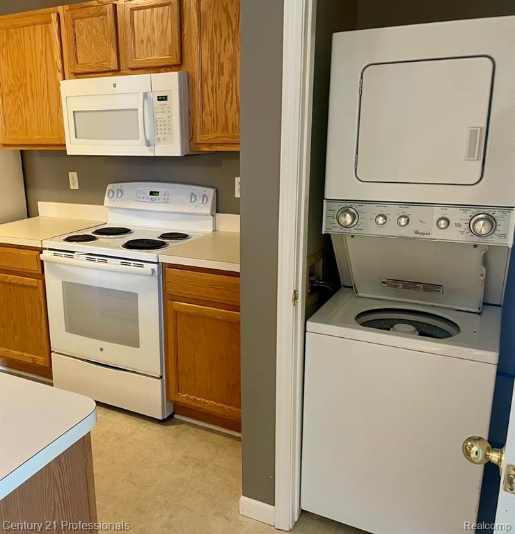 5046 Clintonville Pines Drive, 13, Clarkston, MI — Photo 6