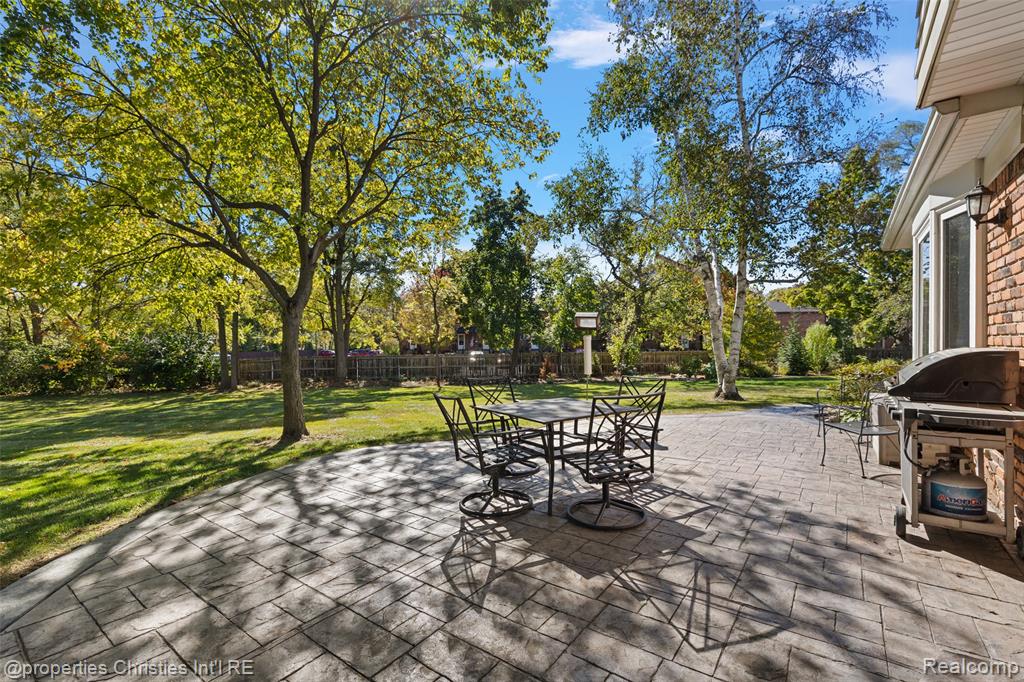 41501 Ladywood Court, Northville, MI 48168 — Photo 34