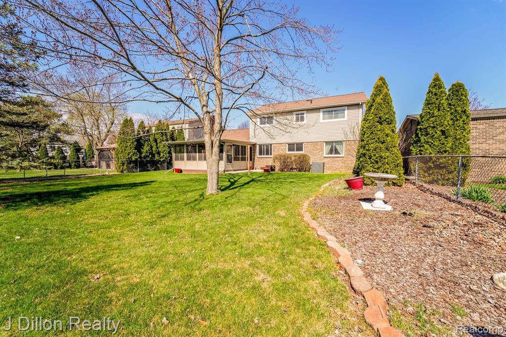 42807 SAXONY Road, Canton, MI 48187 — Photo 14