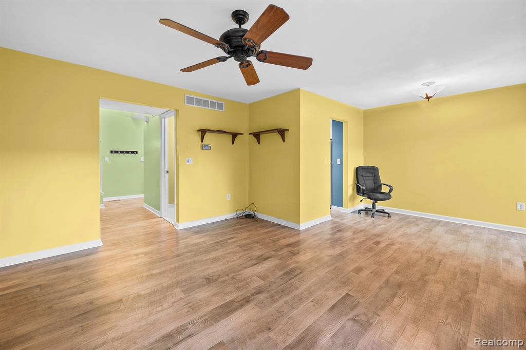 24435 BASHIAN Drive, Novi, MI — Photo 15