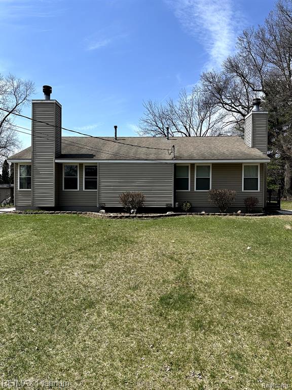 459 Magic, Pinckney, MI 48169 — front exterior