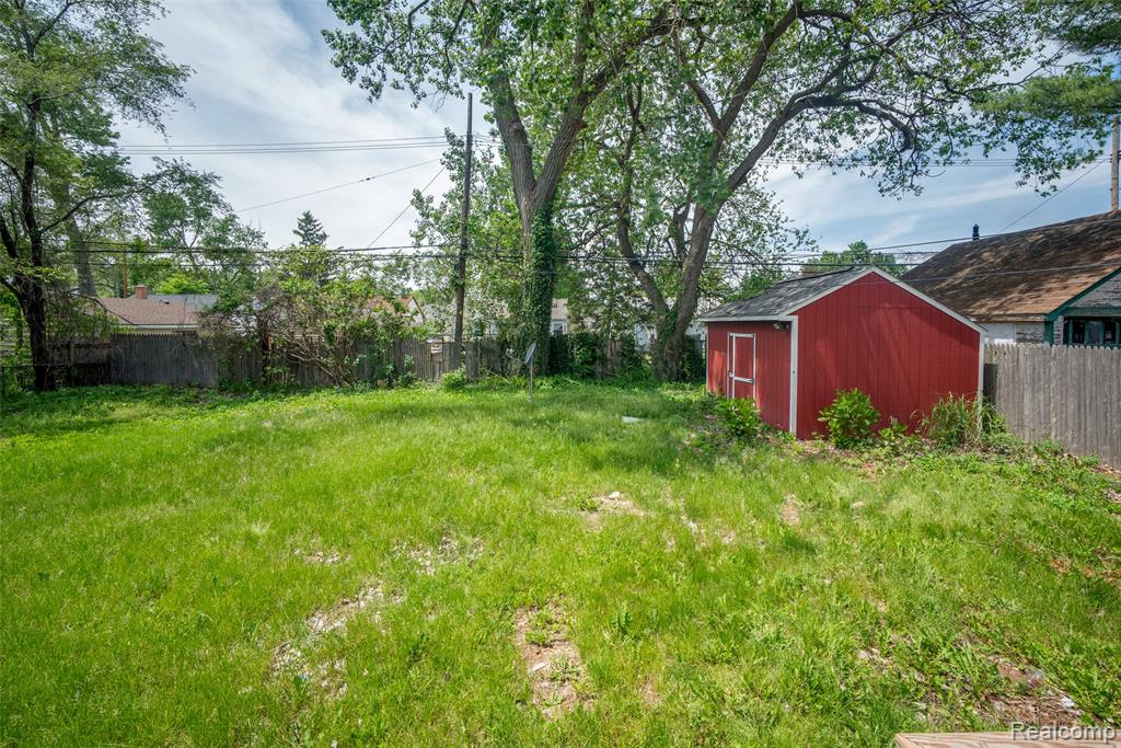 26059 Brush Street, Madison Heights, MI 48071 — Photo 38