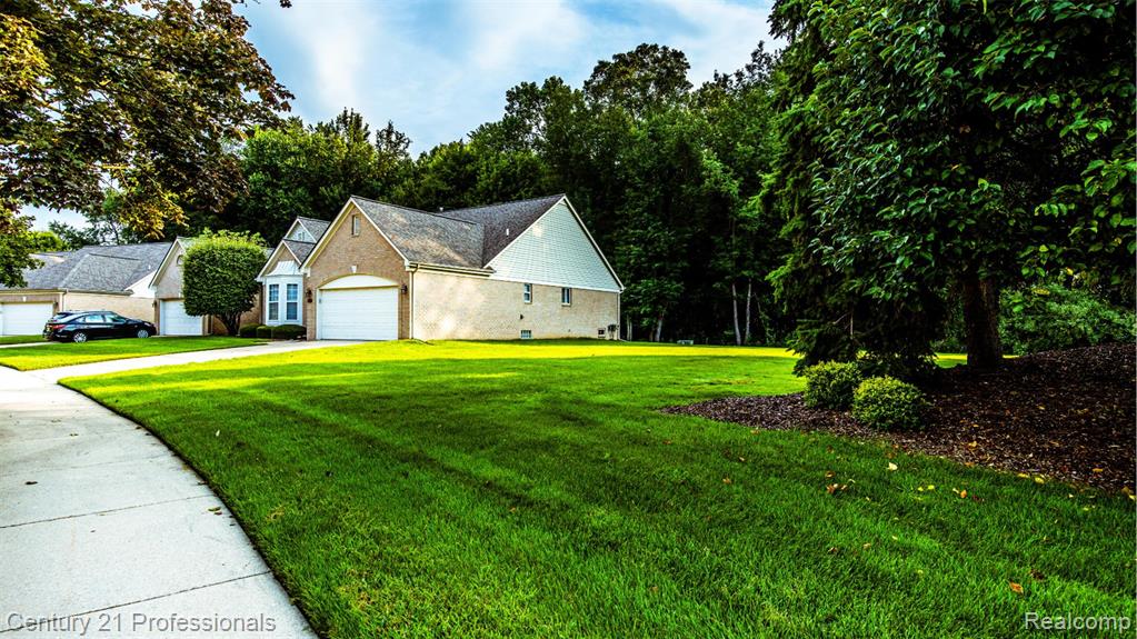 4193 Shorebrook Drive, #68, Sterling Heights, MI 48314 — Photo 5