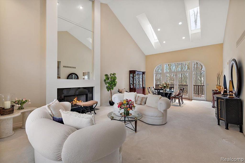 6988 LAKEMONT Circle, West Bloomfield, MI 48323 — Photo 5