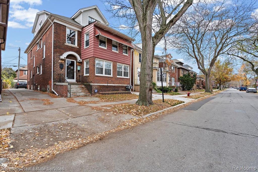 952 Beaconsfield Avenue, Grosse Pointe Park, MI 48230 — front exterior