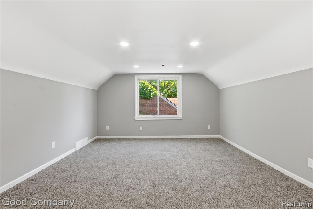 18246 Ashton Avenue, Detroit, MI 48219 — Photo 10
