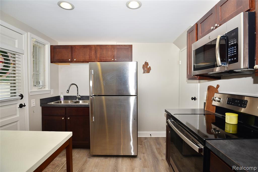 726 Graefield Court, Birmingham, MI 48009 — Photo 10