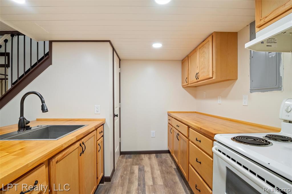 38201 Carolon Boulevard, 17B, Westland, MI — Photo 23