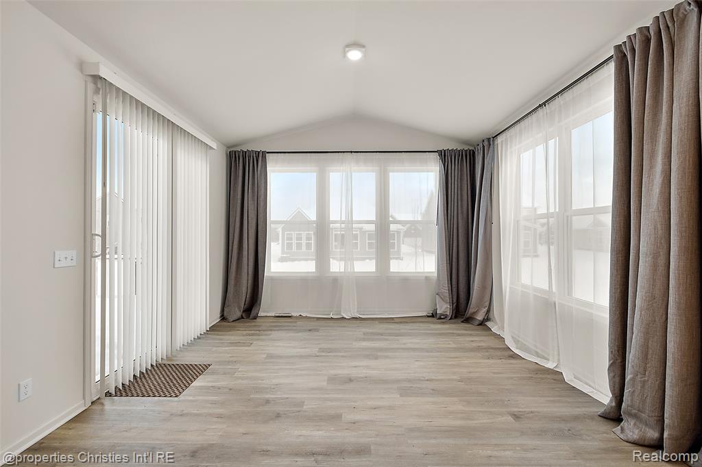 2436 Parkshore Drive, Commerce Twp, MI 48382 — Photo 21