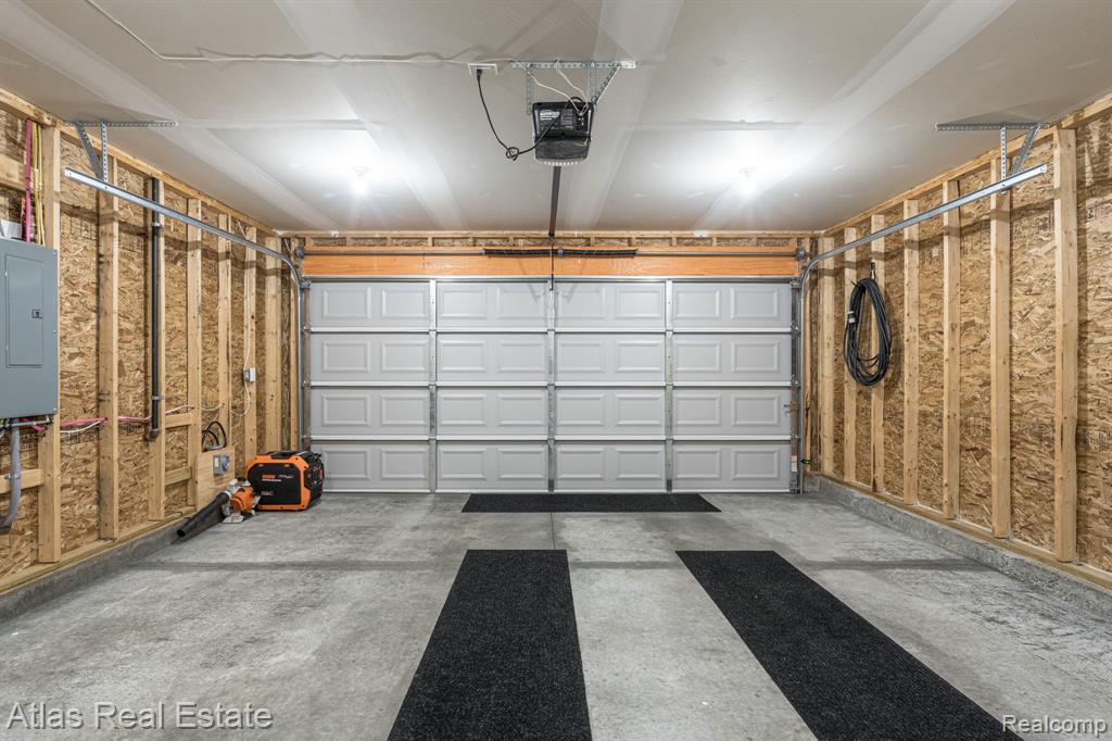 4081 Hidden View Drive, Flint, MI 48506 — Photo 43