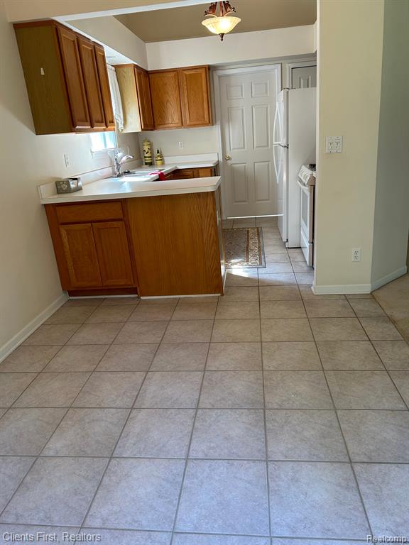 45720 REEDGRASS Lane, 27, Belleville, MI 48111 — Photo 6