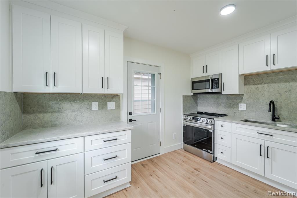 6194 Wilson Drive, Waterford, MI 48329 — Photo 6
