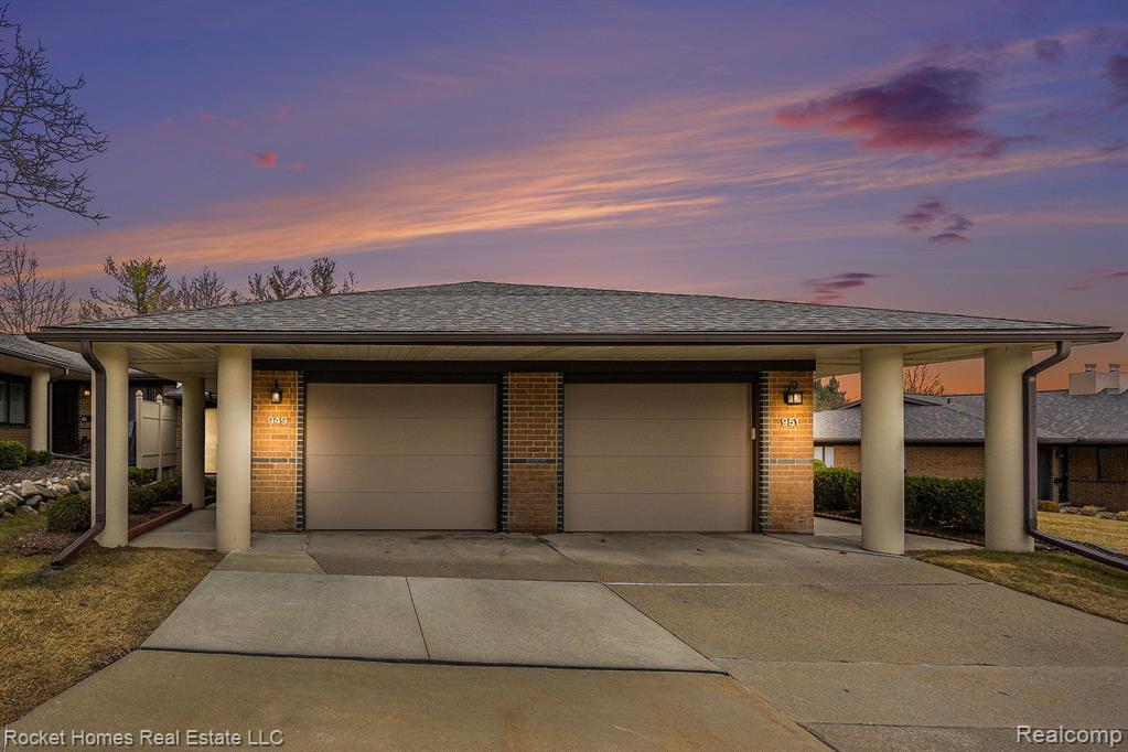 949 WEXFORD Way, Rochester Hills, MI 48307 — Photo 2