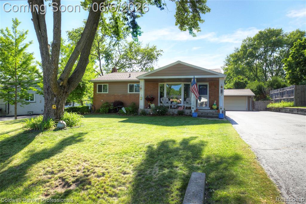 373 Tilmor Drive, Waterford, MI 48328 — front exterior