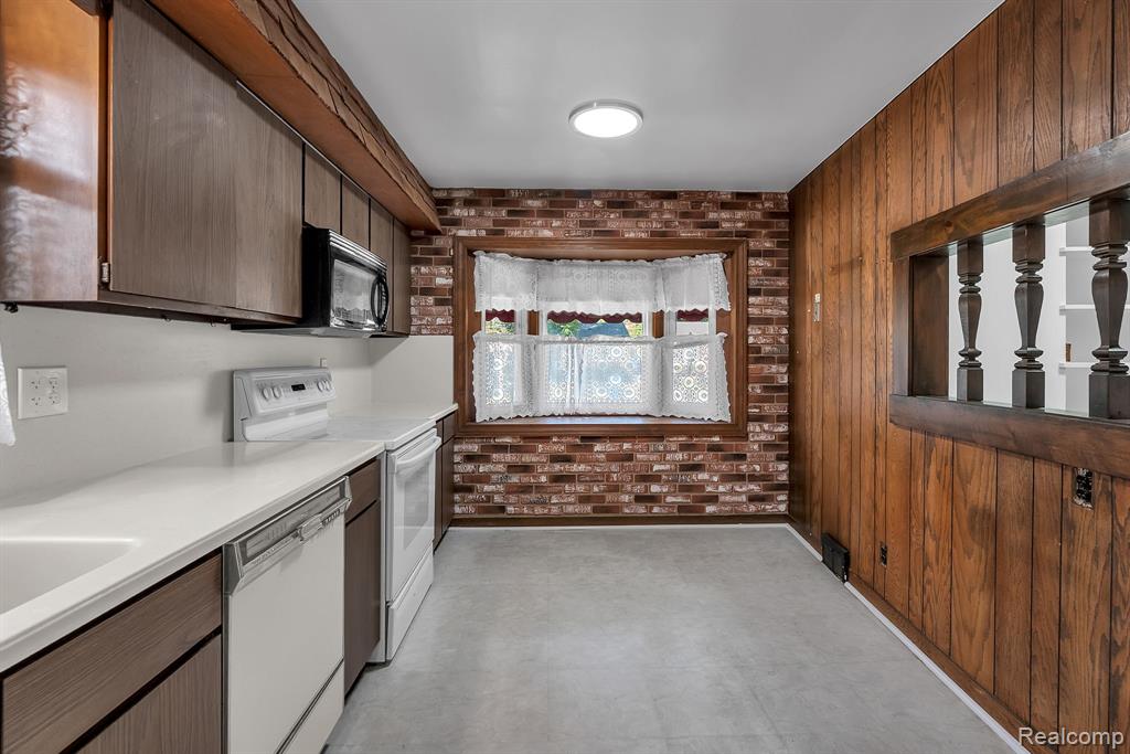 4129 VASSAR Street, Dearborn Heights, MI 48125 — Photo 9