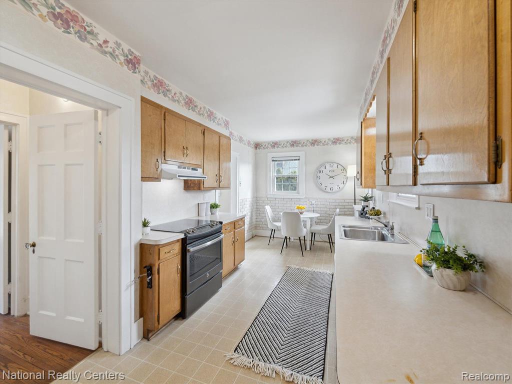 422 HENDRIE Boulevard, Royal Oak, MI 48067 — Photo 15