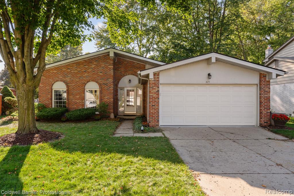 829 Glenulline Drive, Canton, MI 48187 — Photo 2