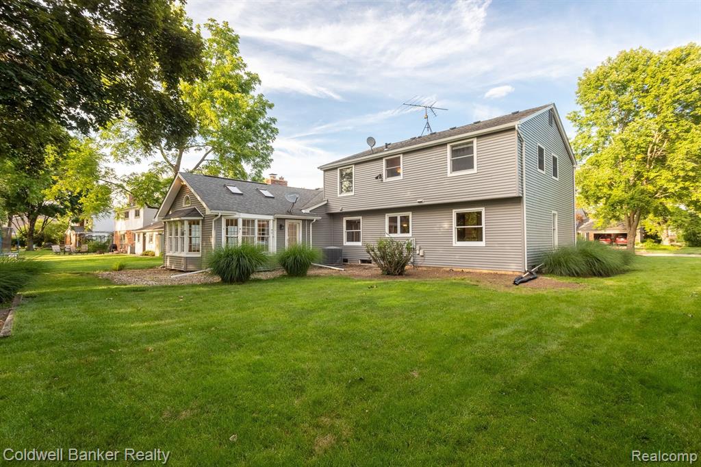 16235 WINCHESTER Drive, Northville, MI 48168 — Photo 47