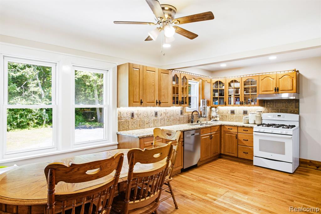 5275 Gratiot Avenue, St. Clair, MI 48079 — Photo 12