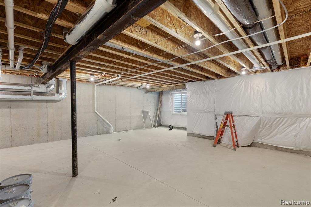 807 Balmoral Ln, Troy, MI 48085 — Photo 29