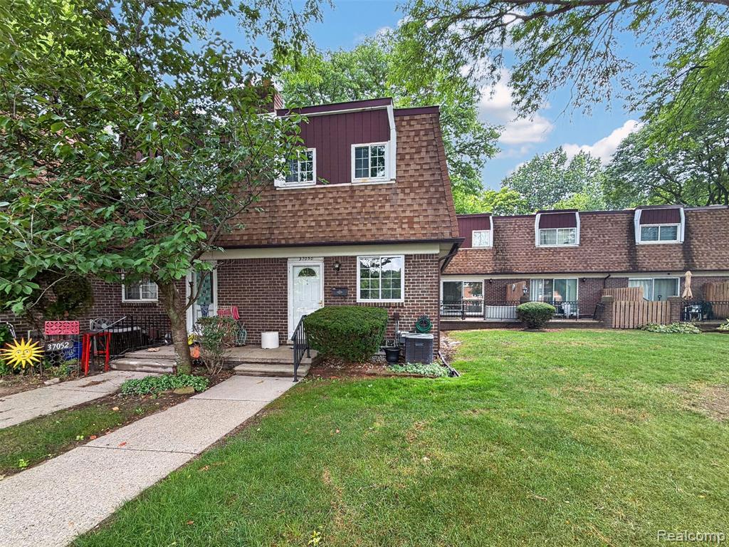 37050 W Aragona Drive W, 23, Clinton Twp, MI 48036