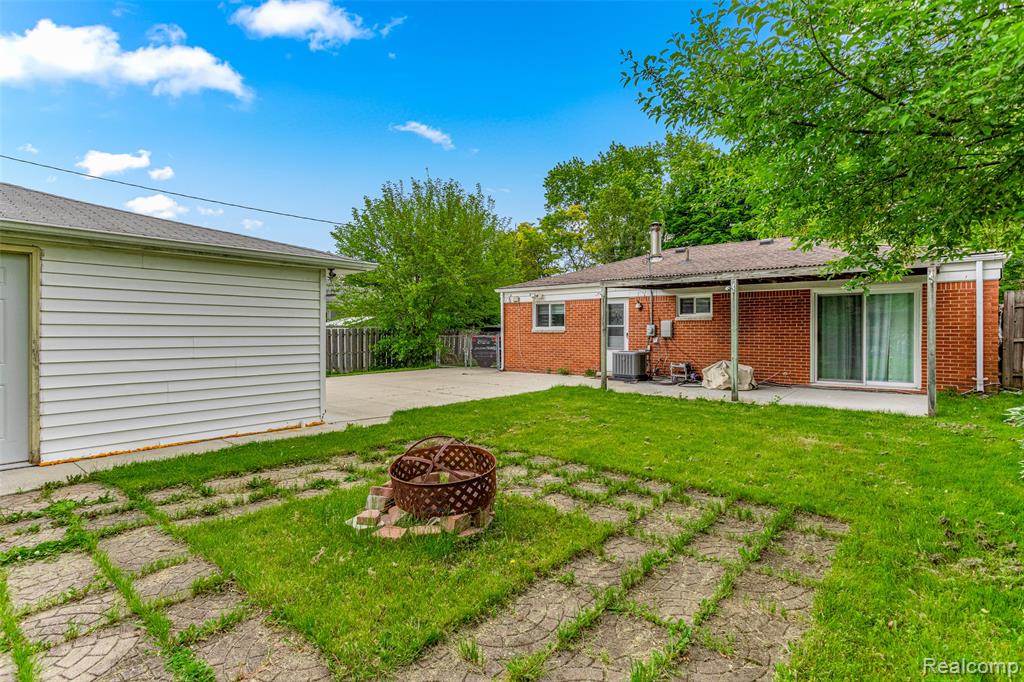 8039 Nightingale Street, Dearborn Heights, MI 48127 — Photo 30