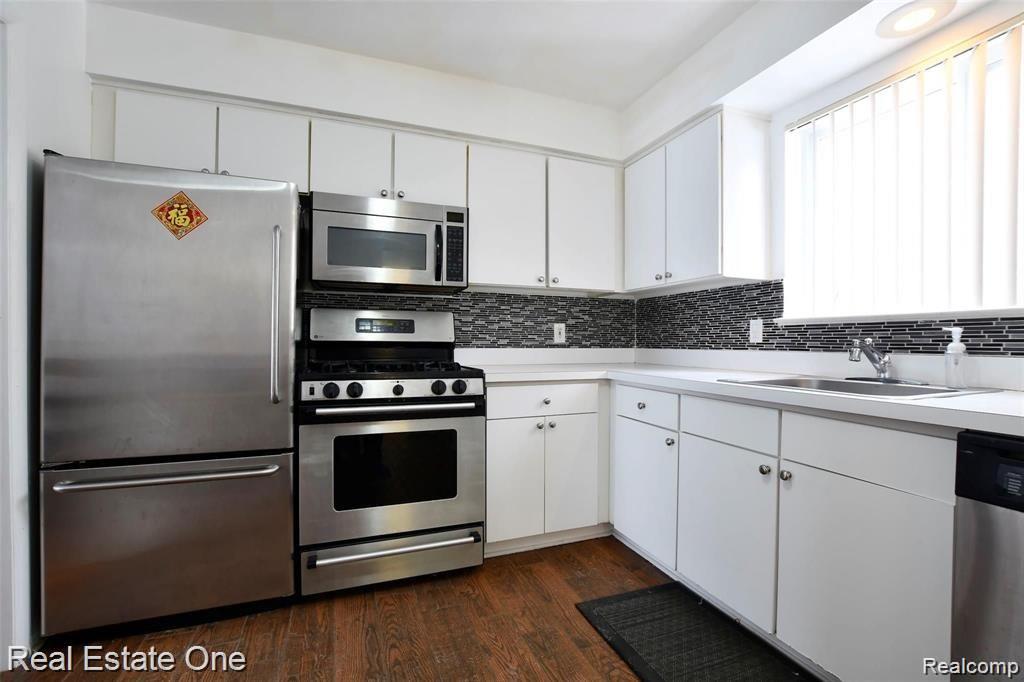 509 FOX HILLS Drive N, Bloomfield Hills, MI 48304 — Photo 12