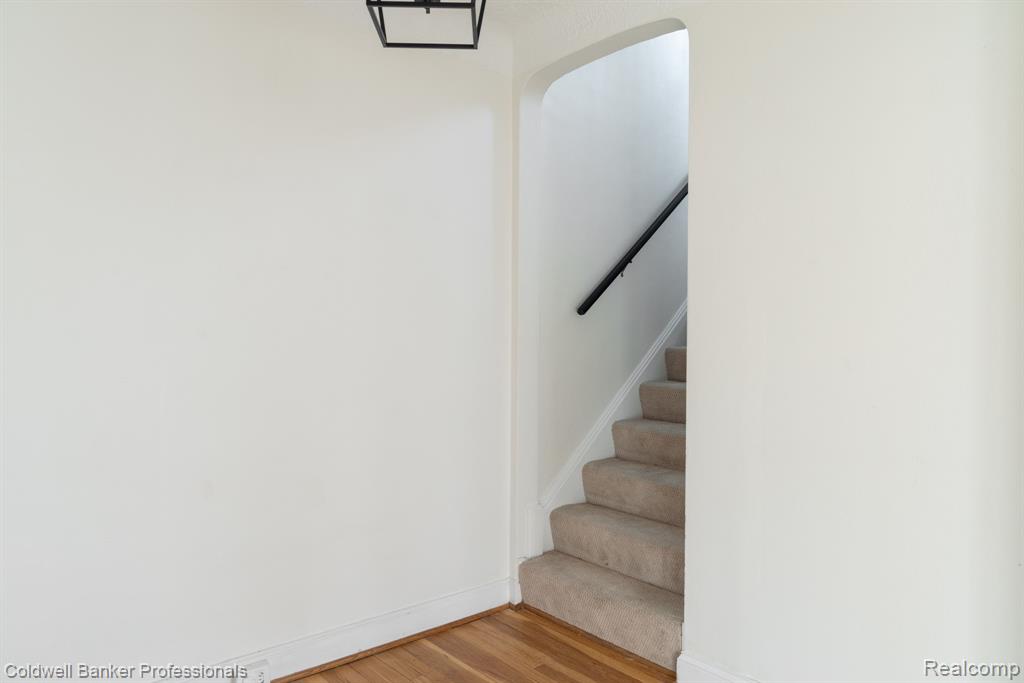 42 Cranford Lane, Grosse Pointe, MI 48230 — Photo 19