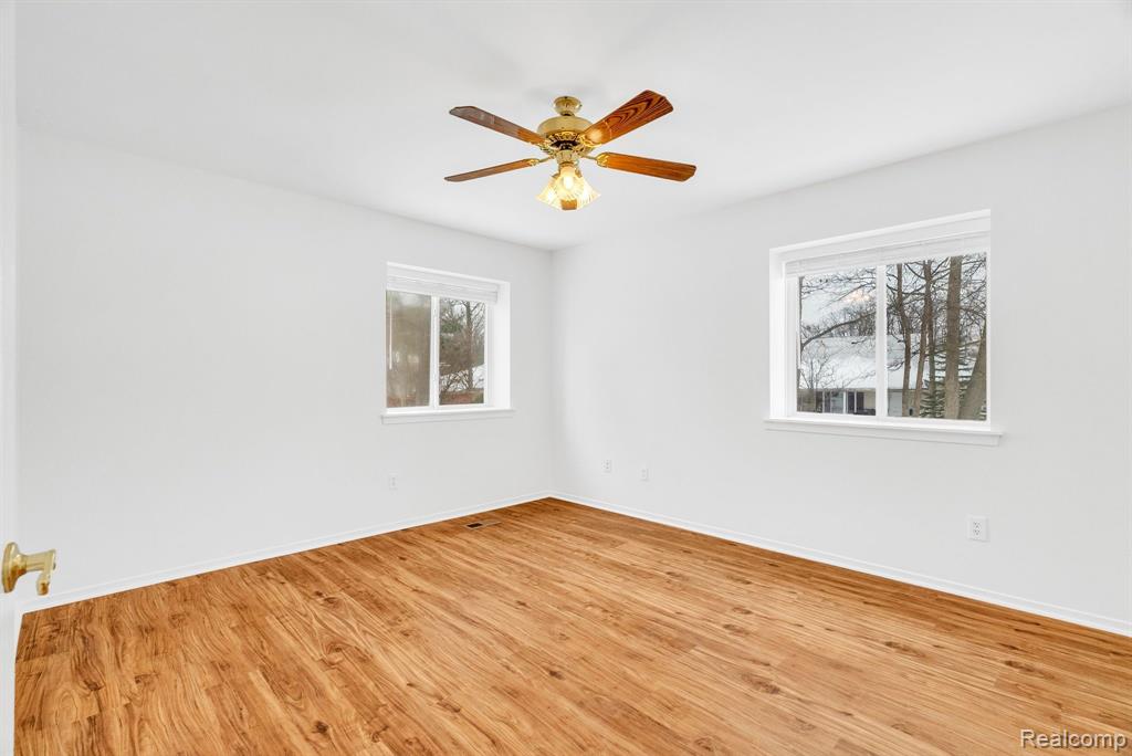 9447 FORESTVIEW Circle, Grand Blanc, MI 48439 — Photo 13
