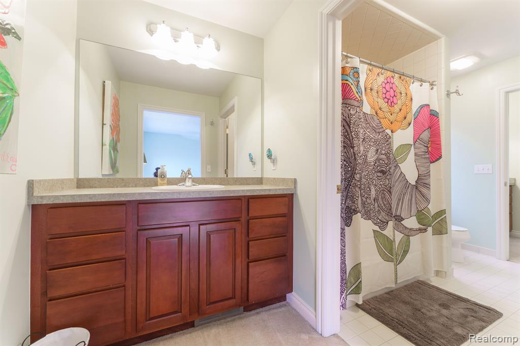 10769 CLIFFVIEW Drive, South Lyon, MI 48178 — Photo 32
