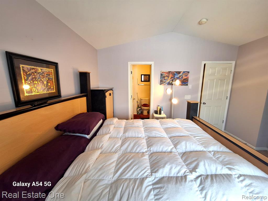 26707 ASHTON Drive, Woodhaven, MI 48183 — Photo 23